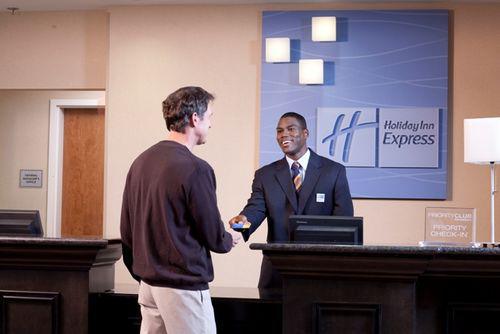 Hotel Express & Dayton South - I-675 By Ihg Shanersville